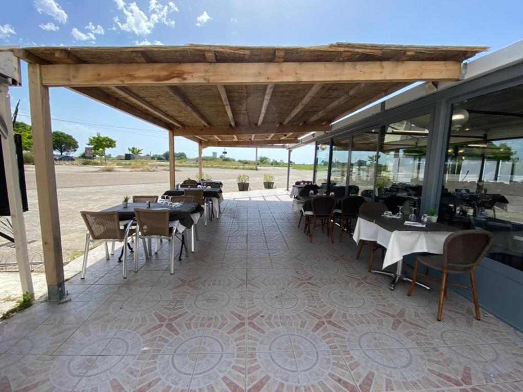 Hotel Restaurant La Ceinture Vauvert Eksteriør billede