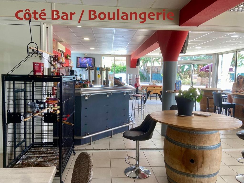 Hotel Restaurant La Ceinture Vauvert Eksteriør billede